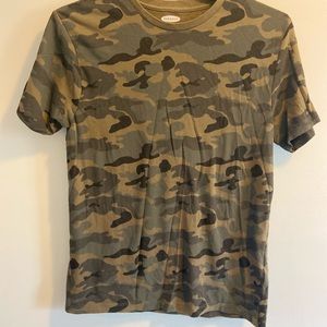 Men’s Old Navy camo T-shirt. Size small